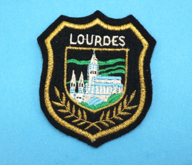Ecusson méresse brodé LOURDES sanctuaire notre Dame 