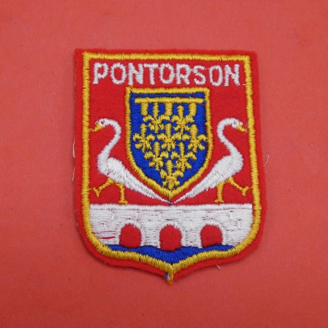 P1080830 Ecusson brodé ville PONTORSON