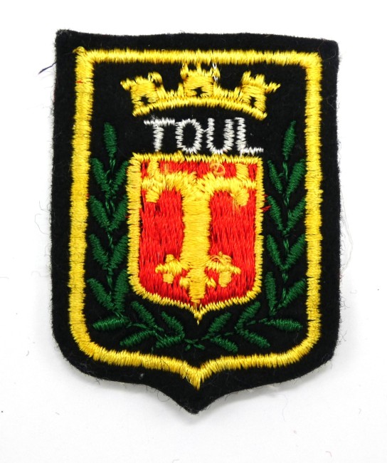 P1100880 Petit écusson brodé ville TOUL