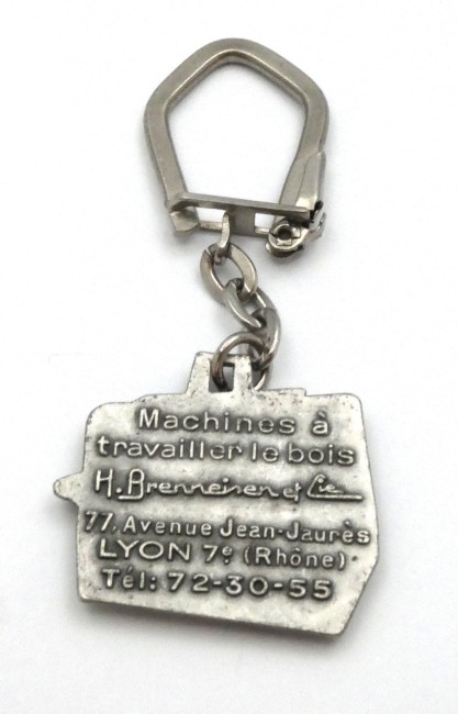 P1050230 Porte clé métal machine à travailler le bois