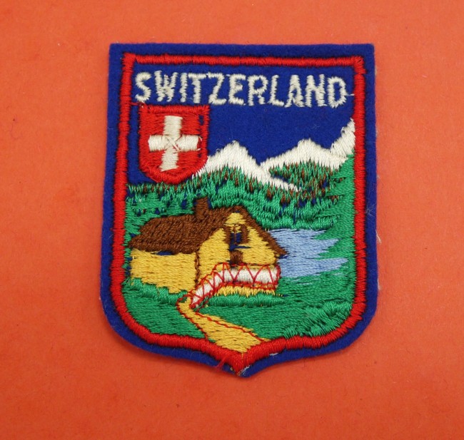 P1110174 Ecusson brodé ville Switzerland