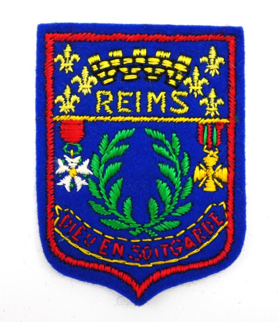 P1010501 Ecusson feutrine brodé ville Reims