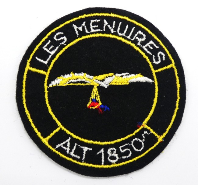Ecusson brodé Les Menuires motif deltaplane 