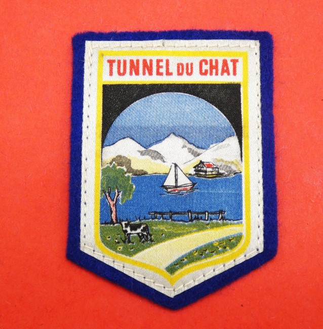 P1090214 Ecusson brodé tissu feutrine ville TUNNEL DU CHAT