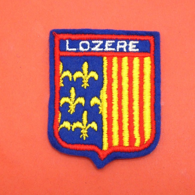P1040507 Ecusson brodé ville Lozère