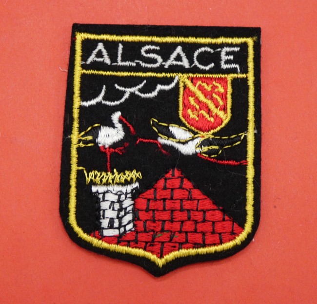 P1040922 Ecusson brodé ville région ALSACE