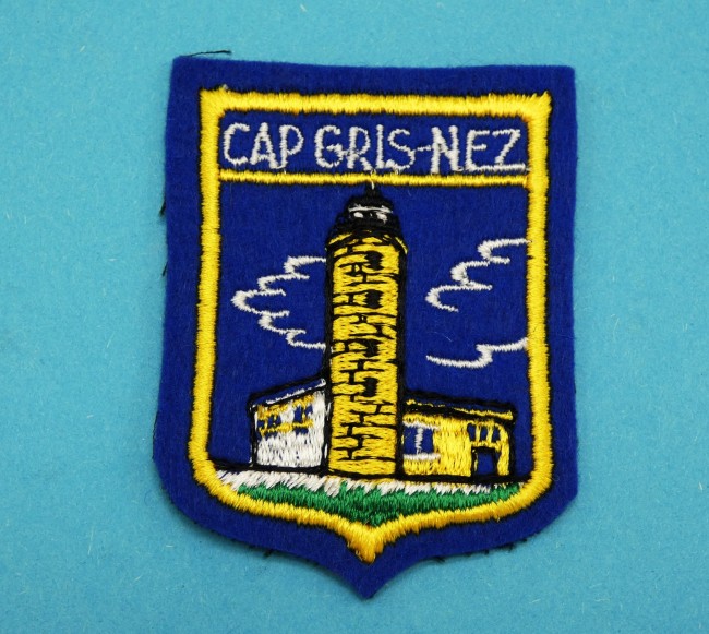 P1080074 Ecusson brodé ville CAP GRIS NEZ