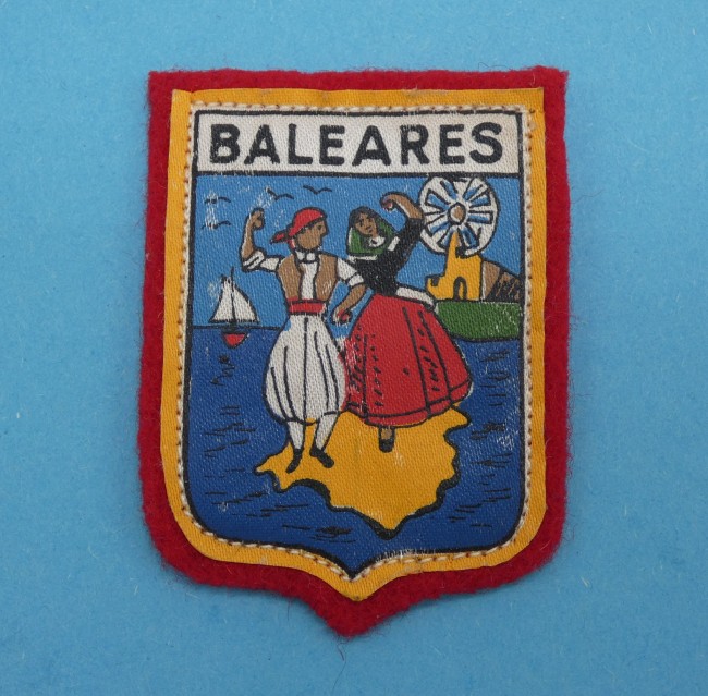 P1010556 Ecusson feuitrine brodé Îles Baléares