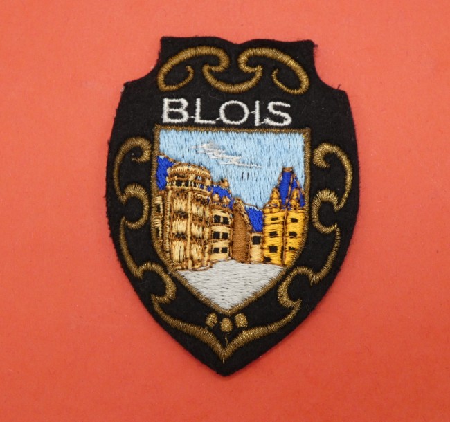 P1020111 Ecusson brodé ville BLOIS