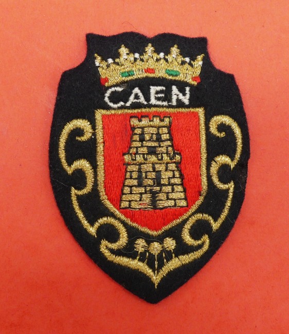 P1240588 Ecusson meresse brodé ville CAEN