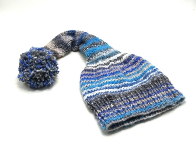 P1020627 Bonnet lutin femme en laine bleu / gris Katia Milrayas