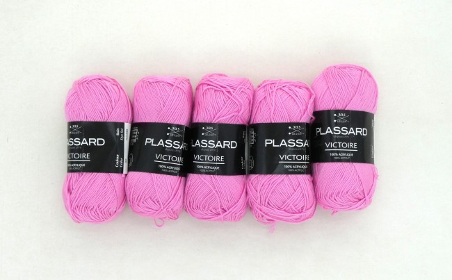 P1030328 Fil à tricoter Plassard Victoire rose 02