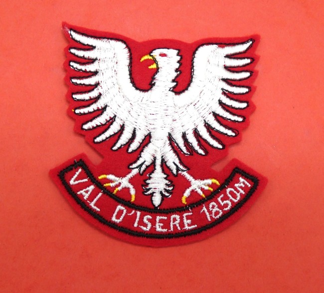 P1040890 Ecusson brodé ville Val D ' Isère 1850 M