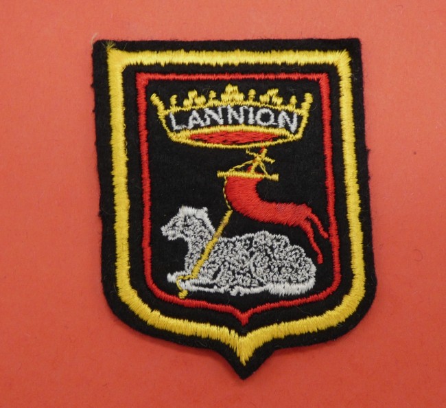 P1020087 Ecusson brodé ville LANNION