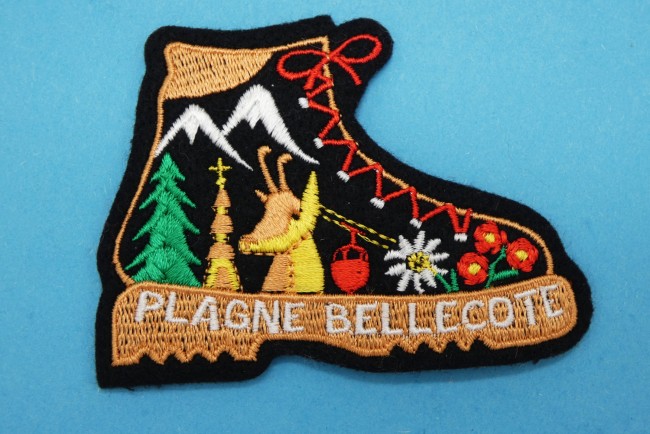 P1020081 Ecusson ville chaussure montagne PLAGNE BELLECOTE