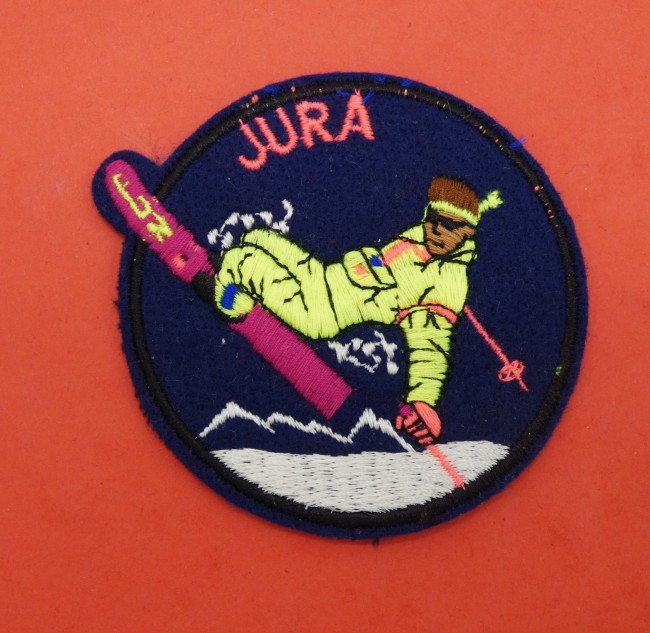 Ecusson brodé ville montagne JURA 