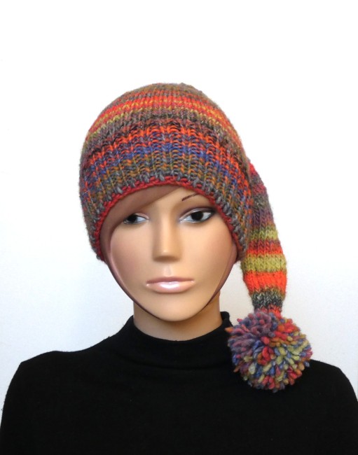 Bonnet lutin femme  avec pompon muticolore en laine Katia azteca Myrayas C 713 