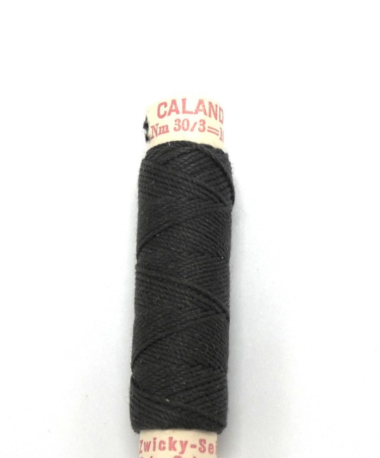 une bobine fil de soie Calanda gris foncé 1009