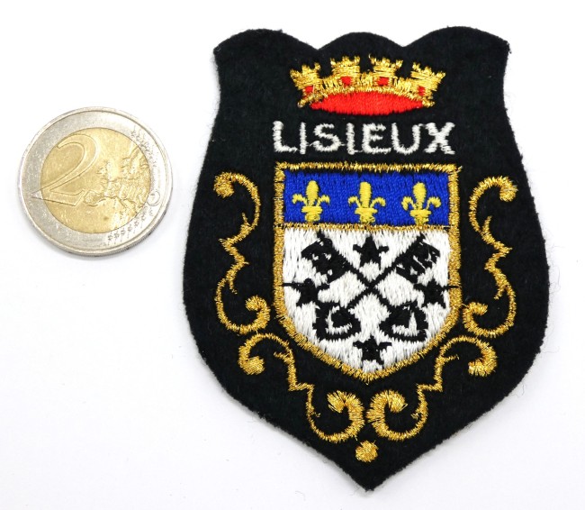 P1070200 Ecusson brodé ville LISIEUX