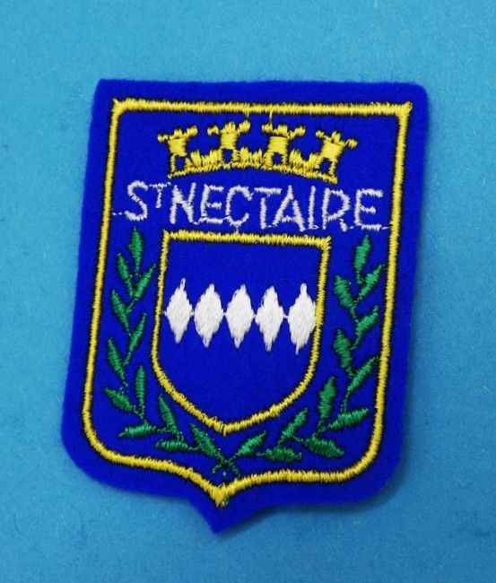 P1100380 Ecusson brodé ville St Nectaire