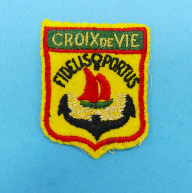 Ecusson ancien brodé CROIX DE VIE 