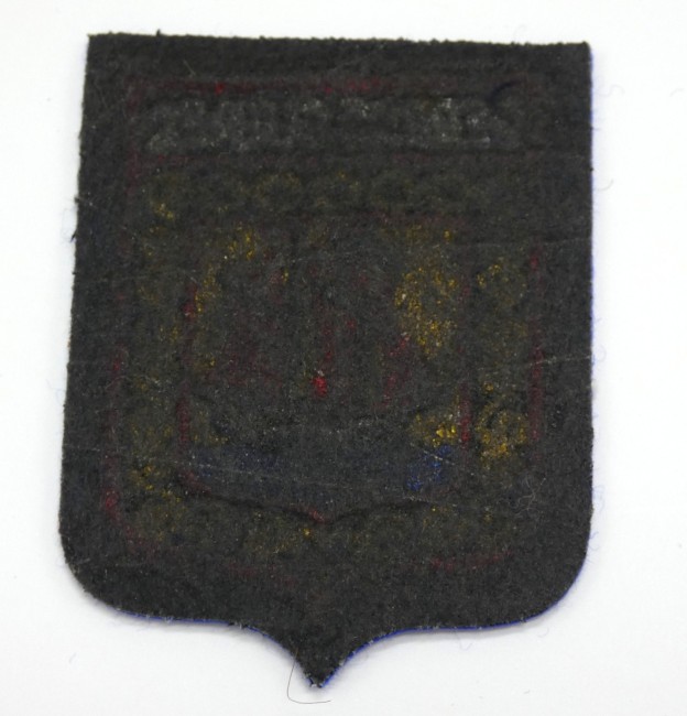 P1070337 Ecusson brodé ville PERROS - GUIREC à coudre ( 7 cm X 5,5 cm )