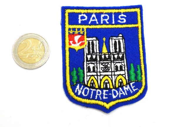 Ecusson brodé  ville Paris Notre - Dame