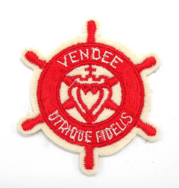 P1020029 Ecusson brodé gouvernail ville Vendéé