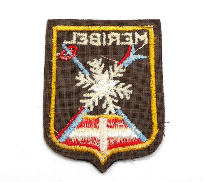 P1050012 Ecusson brodé ville MERIBEL flocon neige