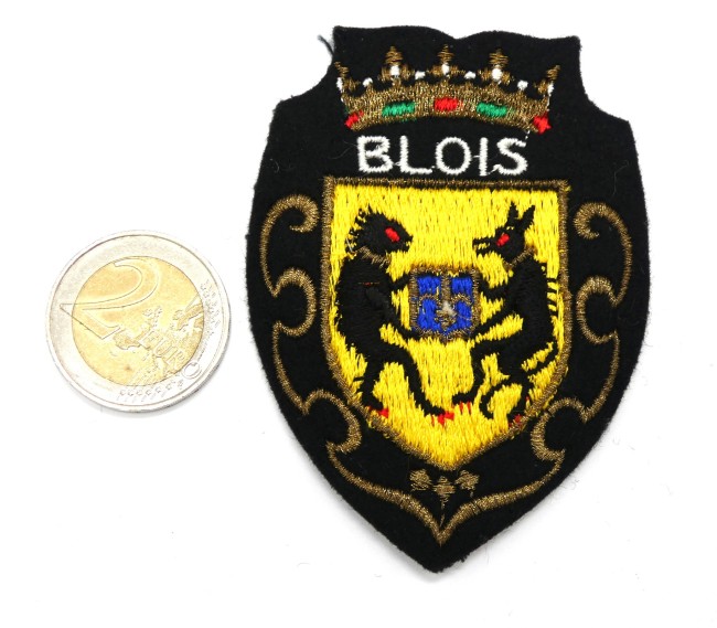 P1020115 Ecusson brodé ville BLOIS