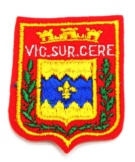 Ecusson brodé ville Vic sur Cere