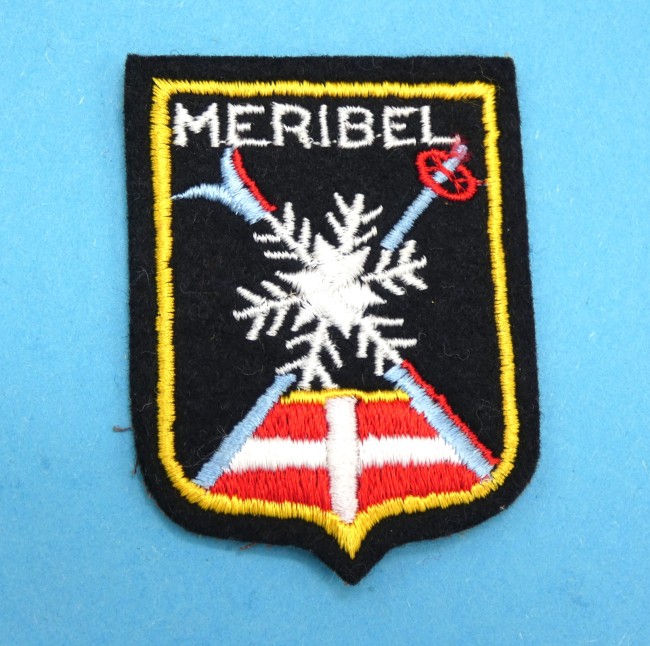 P1050013 Ecusson brodé ville MERIBEL flocon neige