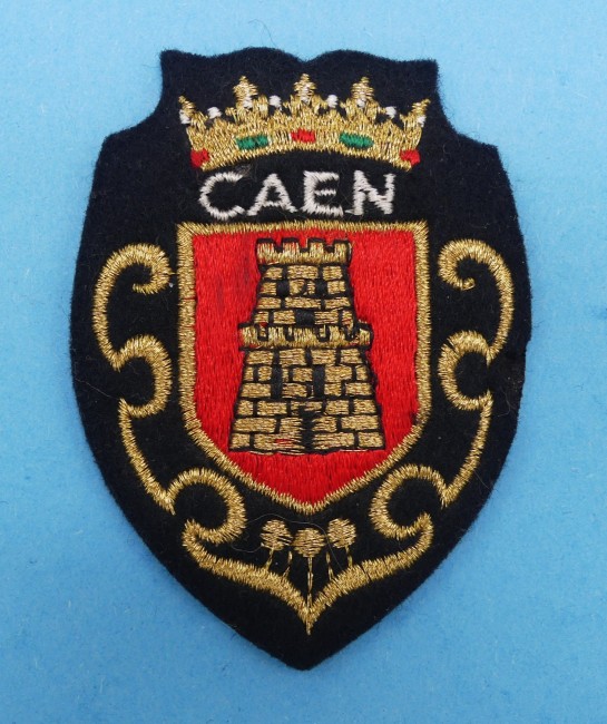 P1240589 Ecusson meresse brodé ville CAEN