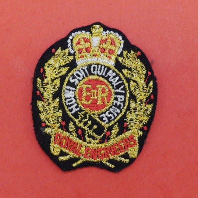 P1240153 Ecusson collection  couronne Britich army