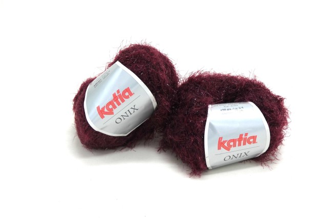 P1050817 2 pelotes laine Katia ONYX C 78 - L 91173