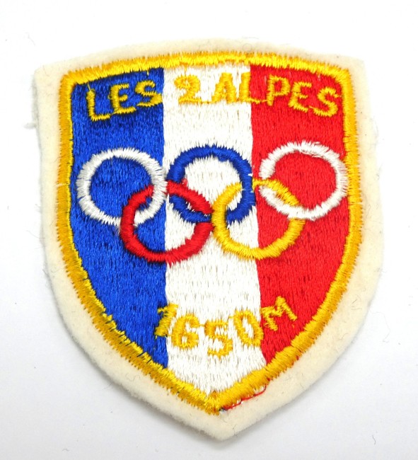 P1100155 Ecusson blason brodé ville Les 2 Alpes 1650 M à coudre