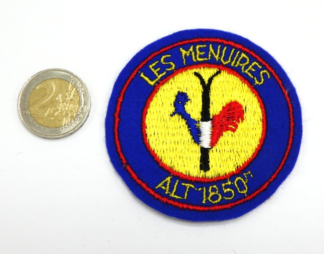 P1090543 Ecusson brodé Les MENUIRES ALT 1850