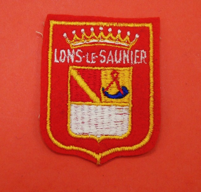 P1090284 Ecusson brodé ville Lons Le Saunier