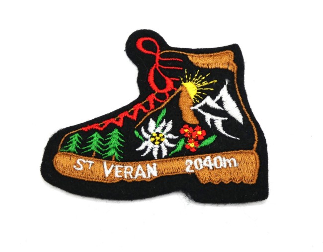 Ecusson chaussure montagne St VERAN 2040 m 