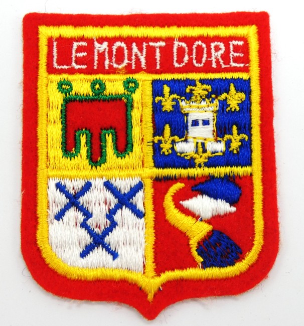 P1040388 Ecusson brodé LE MONT DORE