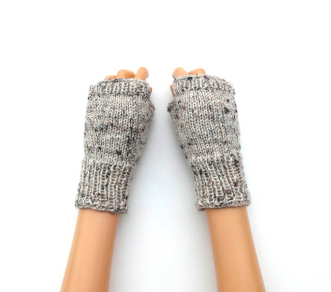 P1030814 Mitaines beige Bergère de france mouchetée