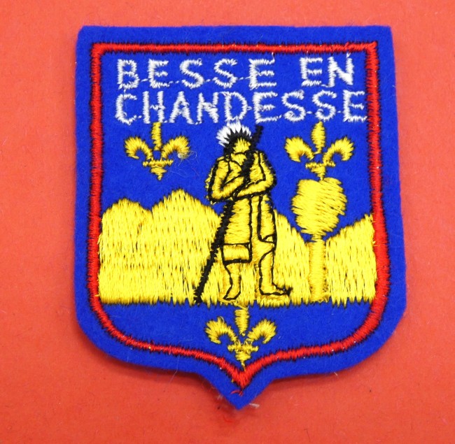 P1080260 Ecusson brdoé ville Besse en Chandesse