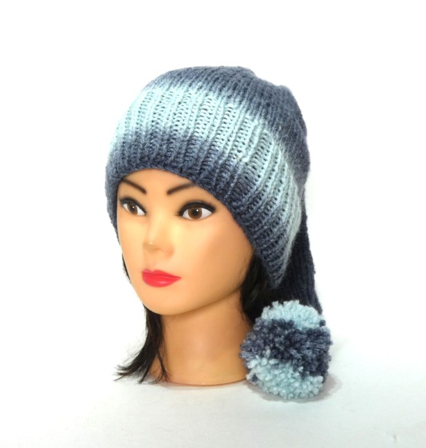 Bonnet lutin pour femme bleu clair et bleu avec pompon 