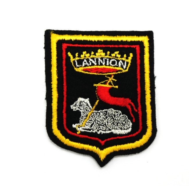P1020083 Ecusson brodé ville LANNION