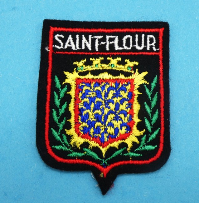 P1090937 Ecusson brodé ville Saint - Flour