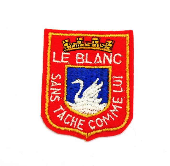 P1080632 Ecusson brodé ville LE BLANC