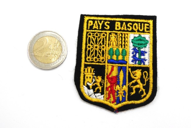 Ecusson brodé Pays Basque en tissu feutrine