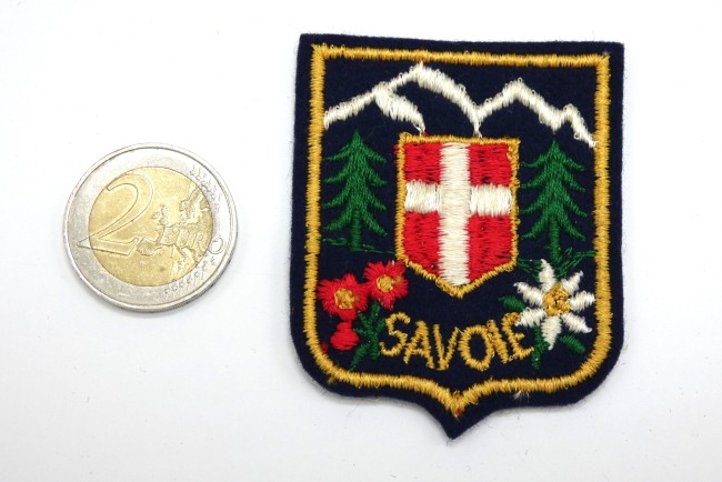P1050093 Ecusson brodé ville montagne SAVOIE