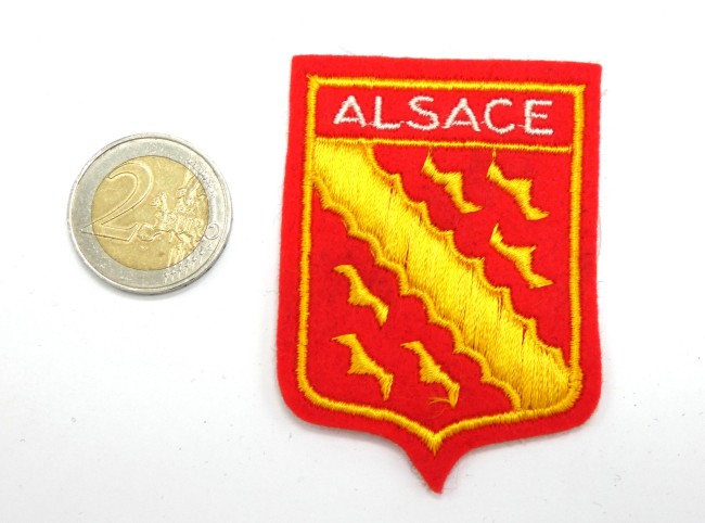 P1050035 Ecusson brodé ville ALSACE