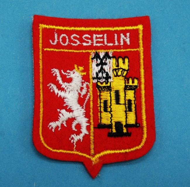 P1080091 Ecusson brodé ville Josselin